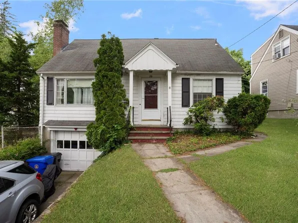 39 Greenfield Ave, North Providence, RI 02911