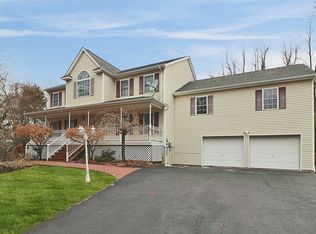 27 Meier Rd, Poughkeepsie, NY 12603