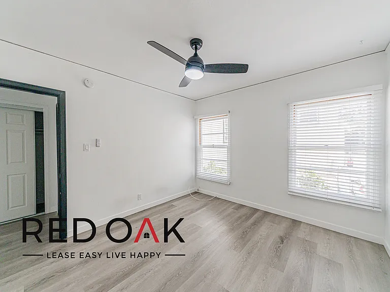 1848.5 N Edgemont St #5 — Photo 3