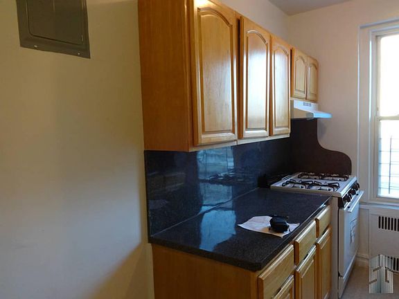 4th image of 2828 Kings Hwy APT 1H