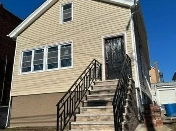 945 E 216th Street, Bronx, NY 10469