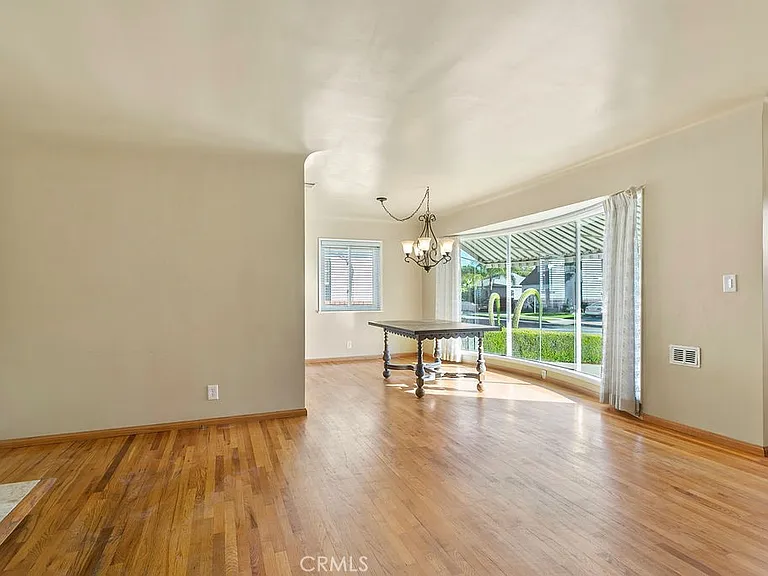 789 W Gleason St — Photo 4