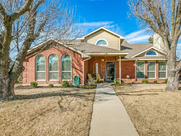 1327 Blue Jay Dr, Lewisville, TX 75077