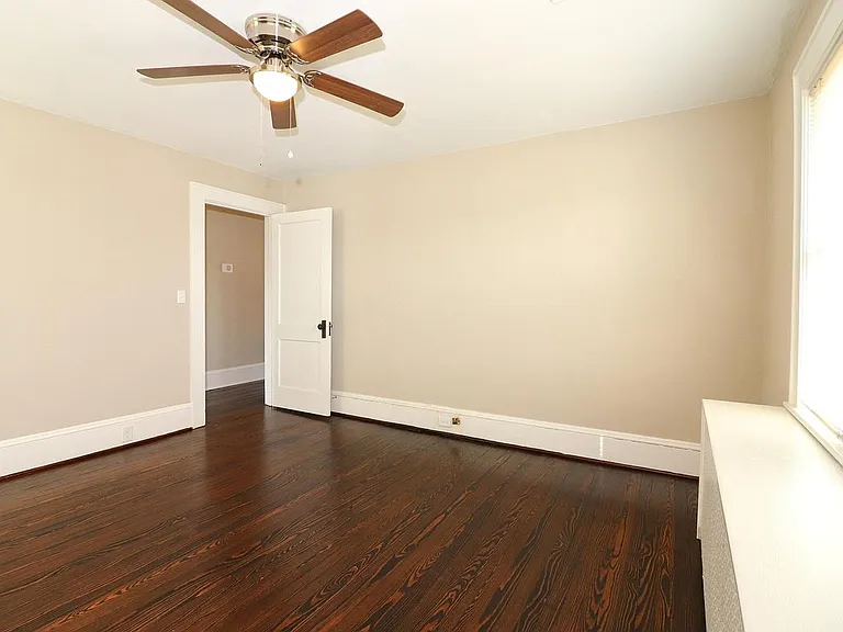 914 Roanoke Blvd — Photo 8