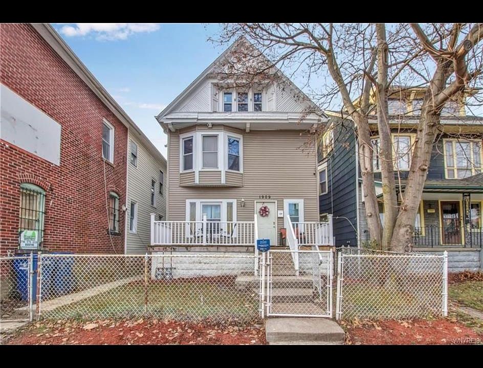 1st image of 1909 Seneca St Unit 2
