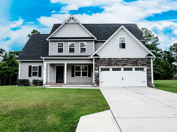 204 Gillcrest Ct, Jacksonville, NC 28540