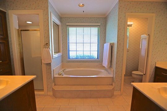5th image of 103 Cobblestone Ln