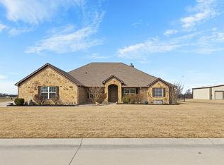 505 Water Fall Ln, Nevada, TX 75173