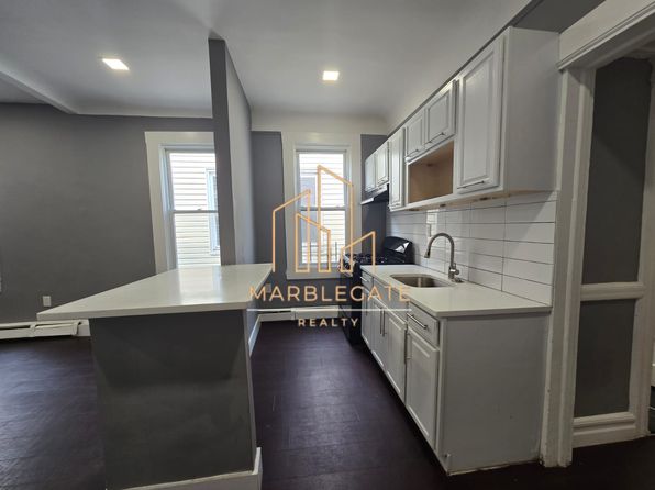 445 Broadway #33L
