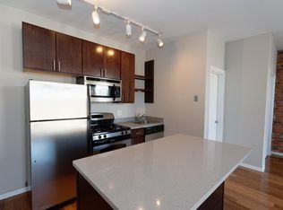 2214 N Clark St APT 303, Chicago, IL 60614