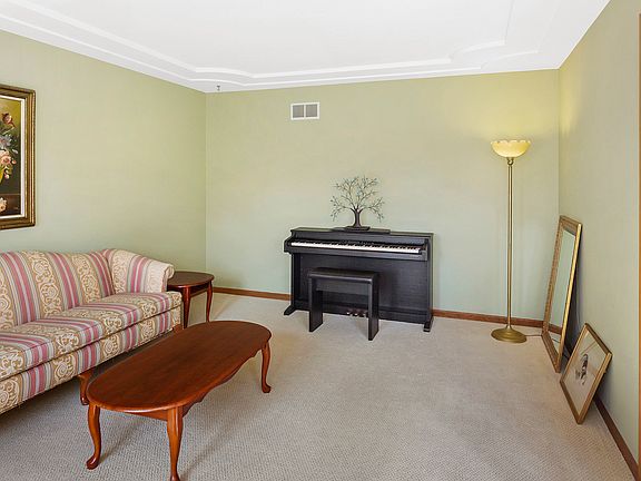 3rd image of 18213 Hummingbird Dr