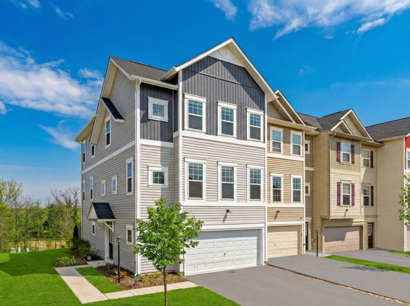 106 Splendor Garden Way