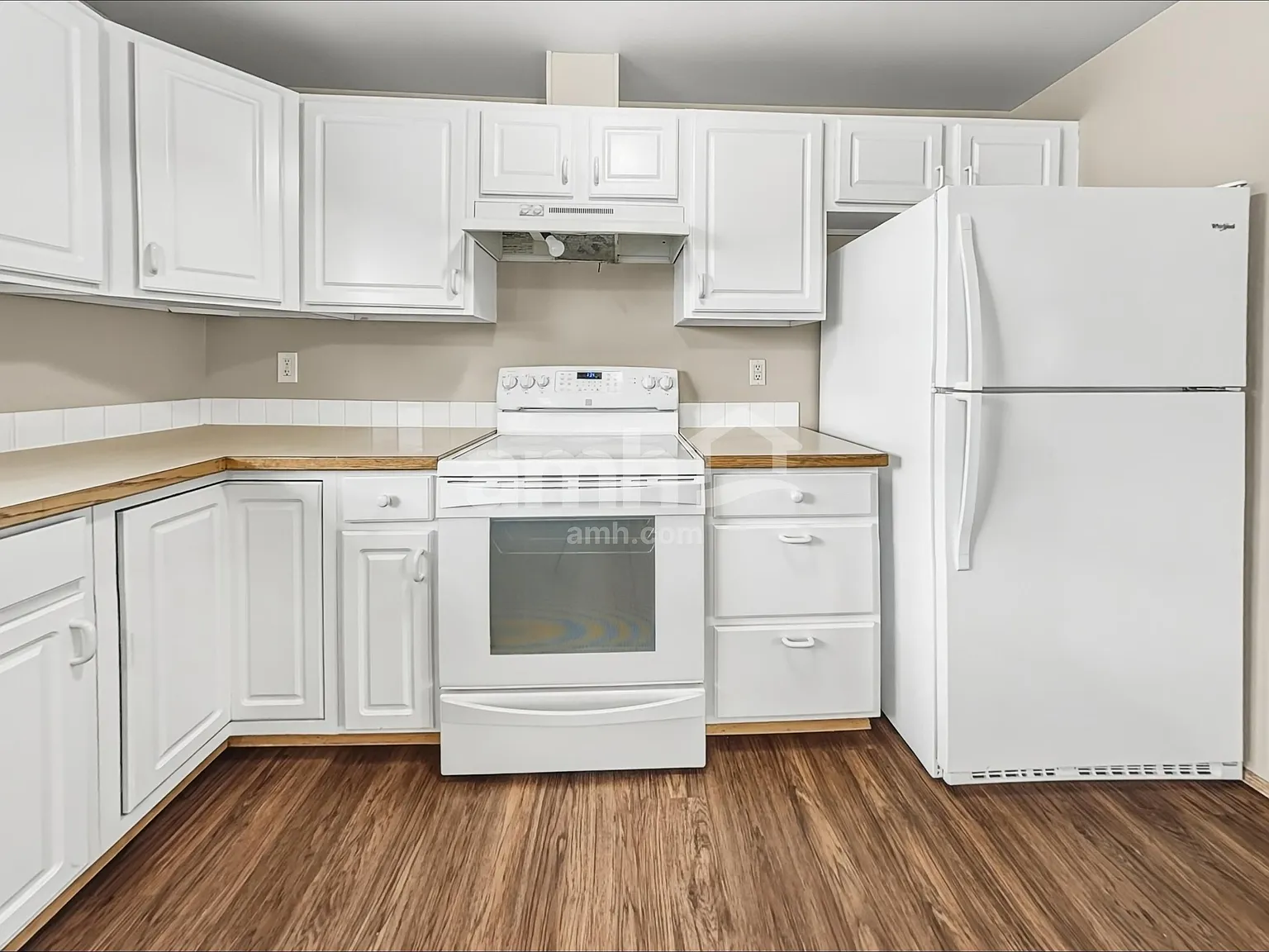5 bed, 3.0 bath, 2370 sqft, $3,265 — Photo 3