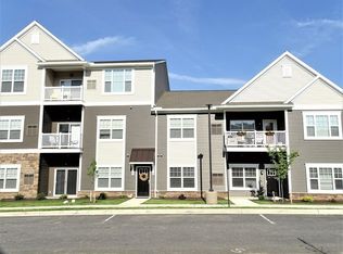 100 Pond Vista Ln APT M, Manheim, PA 17545