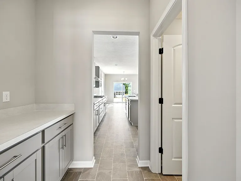 9440 Windsor Curv — Photo 15