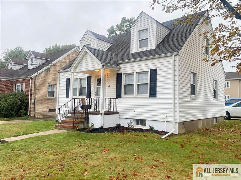 Listing photo 3