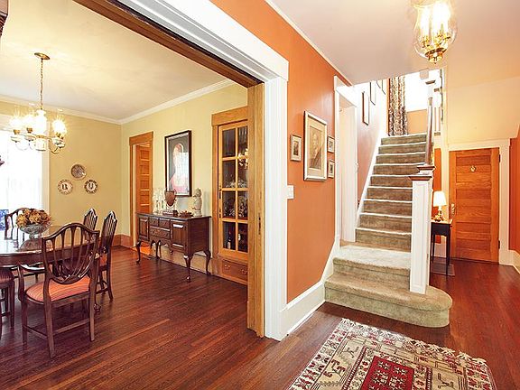 Elegant Greenacres Colonial