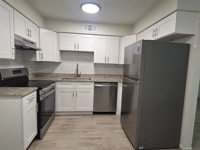 915 Ariana Apartment Community — Photo 48
