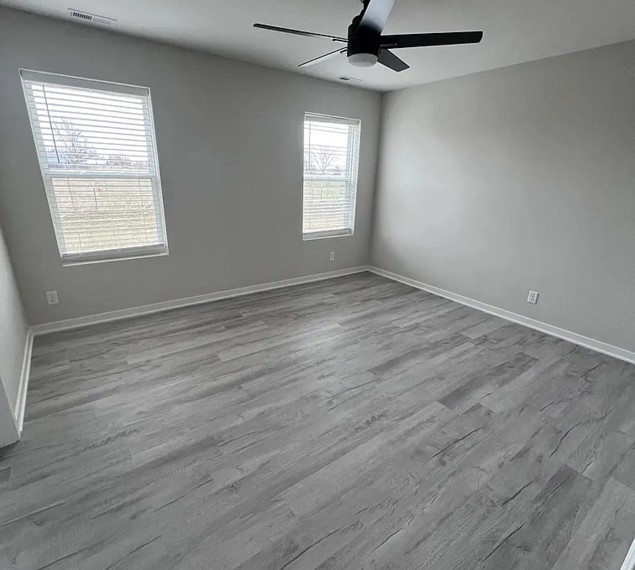 1109 Valley View St — Photo 4