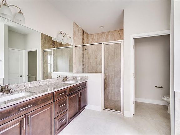 3rd image of 386 Begonia Ct