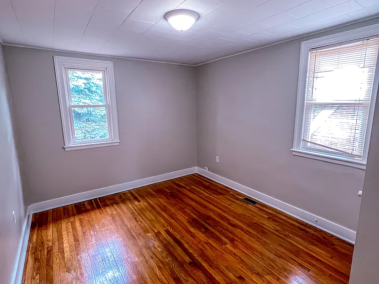 868 Kennebec St — Photo 14