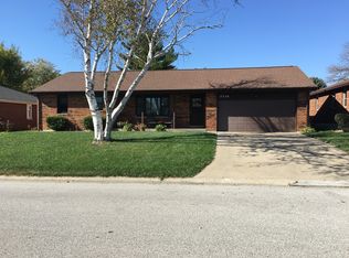 2328 Saint Charles Dr, Quincy, IL 62305