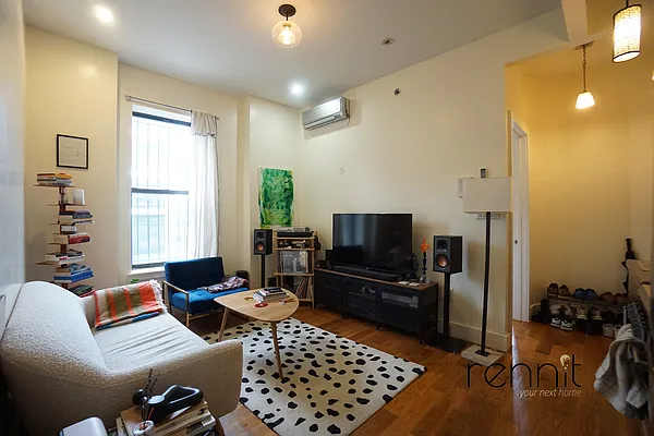 Rented by Rennit Inc. | media 2