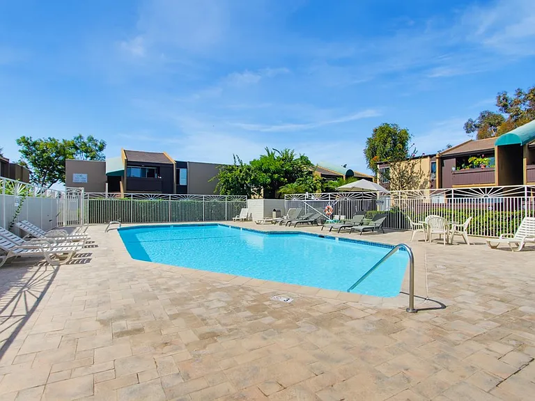 3454 Castle Glen Dr #102 — Photo 32