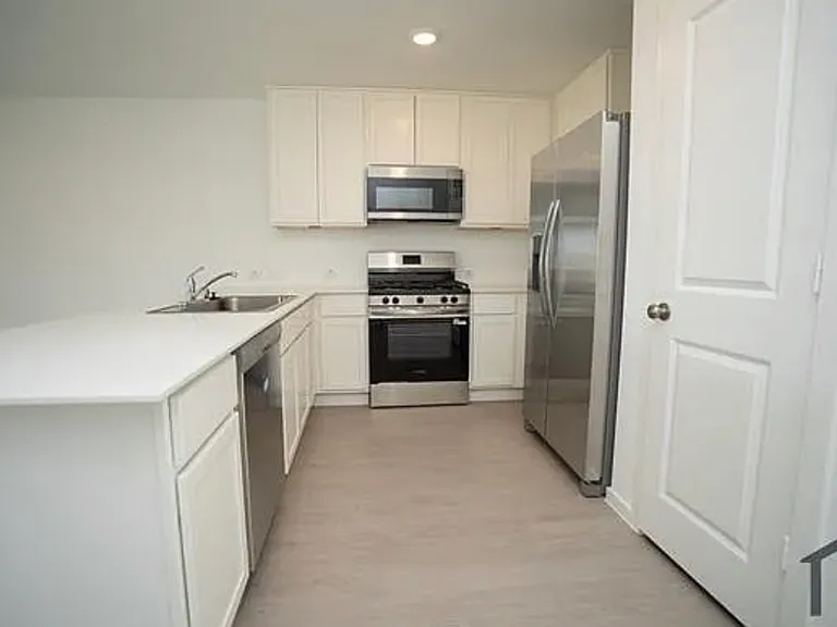 1829 Sanderling St — Photo 6