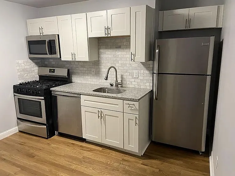 632 Nelson Pl #1 — Photo 4