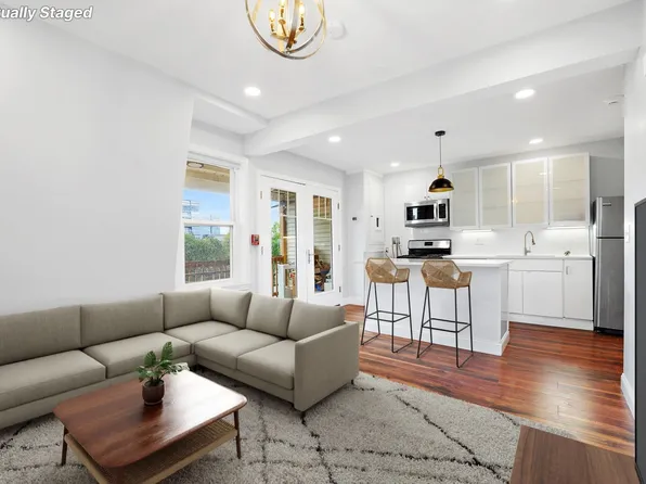 104 Thorndike St #3, Cambridge, MA 02141