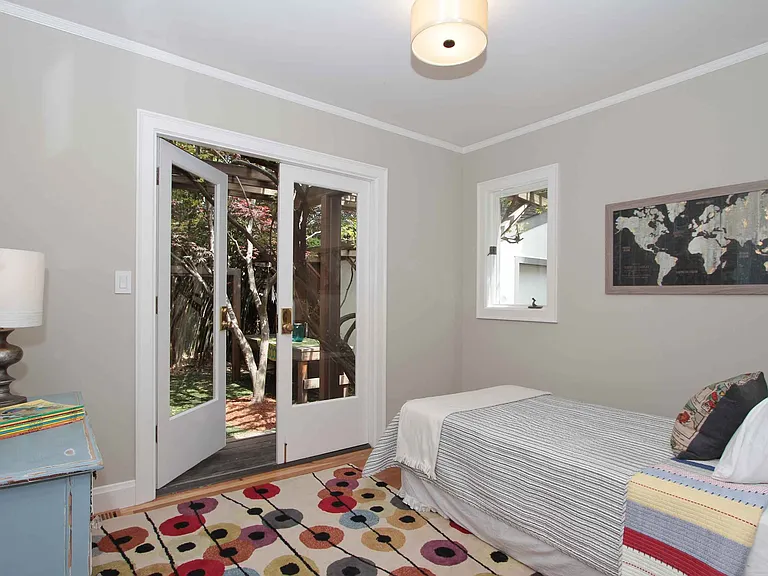 1621 Portola Ave — Photo 8