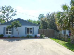 913 N Rockingham Ave, Tavares, FL 32778