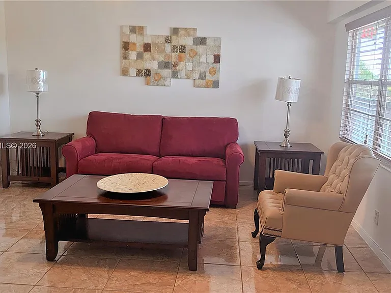 250 Suffolk Dr #250-F — Photo 4