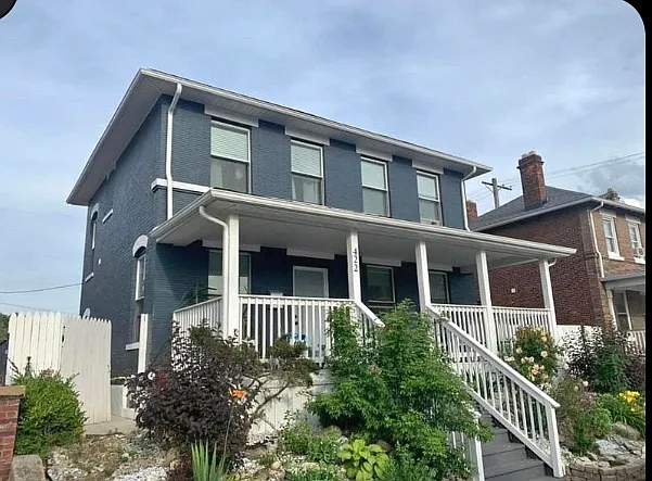 3 bed, 1450 sqft, $2,200 — Photo 1