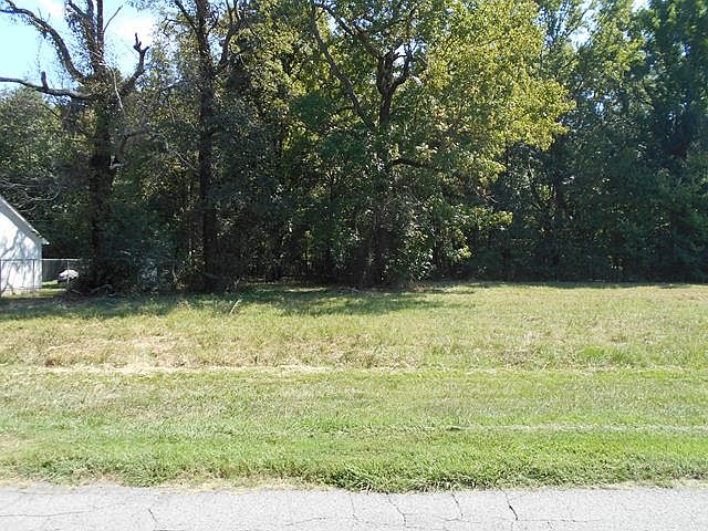 2nd image of 1711 Cloverdale Rd