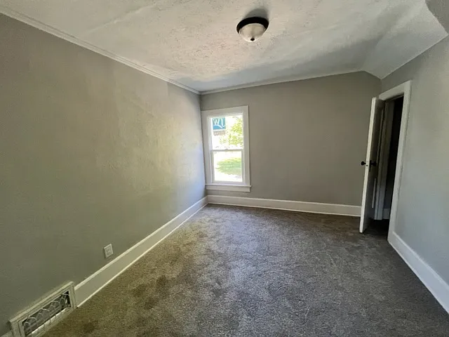 1118 Van Buren St — Photo 8