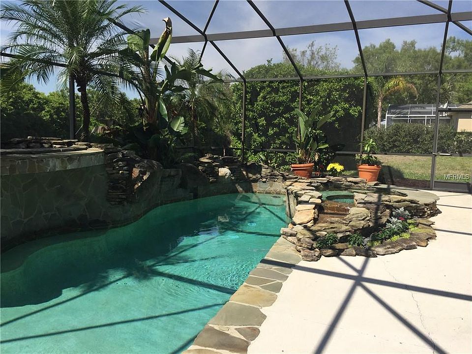 1st image of 558 Lakeworth Cir