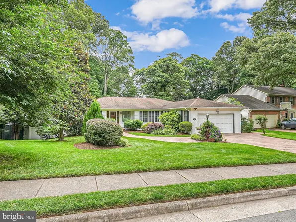 9706 Flintridge Ct, Fairfax, VA 22032