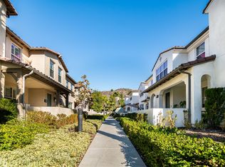 869 E Mountain Way, Azusa, CA 91702