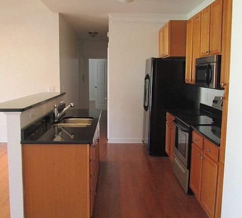 5th image of 104-301 Sunset Cir