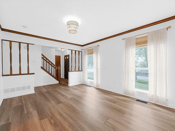 3rd image of 226 Gateside Ct