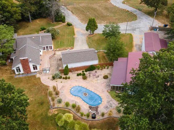 17127 N Us Highway 51, De Soto, IL 62924