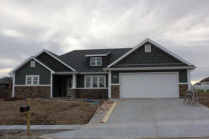 2nd image of 14685 Gordan Setter Cir