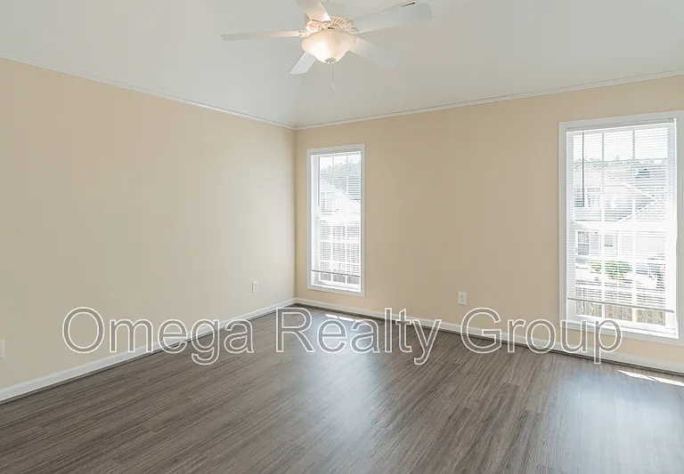 2170 Village Ln — Photo 23