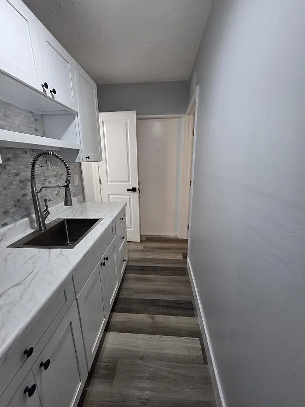 Studio, 1.0 bath, 402 sqft, $1,400 — Photo 3