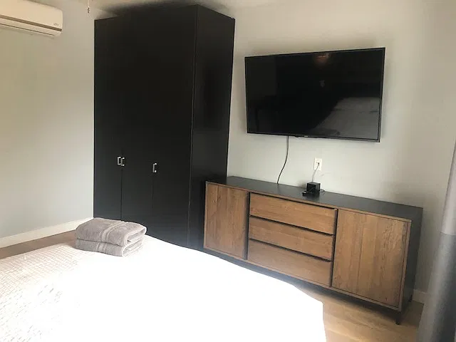 1 bed, 1.5 bath, 400 sqft, $1,500 — Photo 2