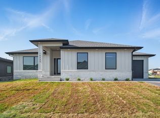 16332 Northpark Dr, Urbandale, IA 50323