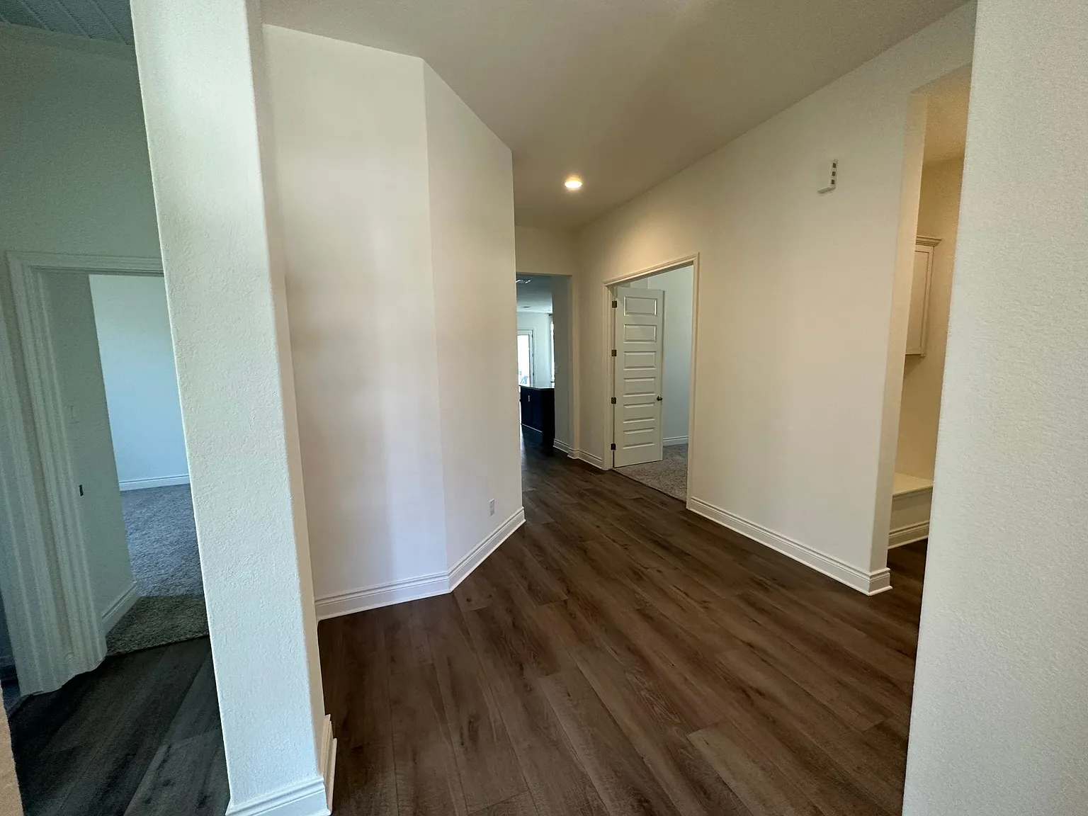 3 bed, 2268 sqft, $3,450 — Photo 2