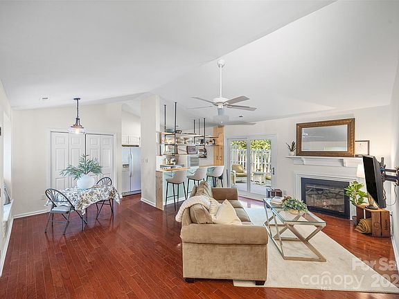 4th image of 2710 Von Thuringer Ct